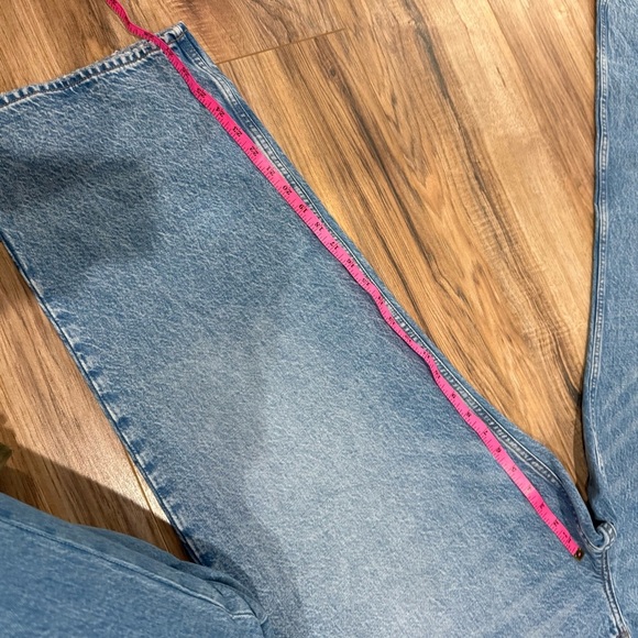 NWT Abercrombie & Fitch High Rise Loose Jean - Picture 9 of 9